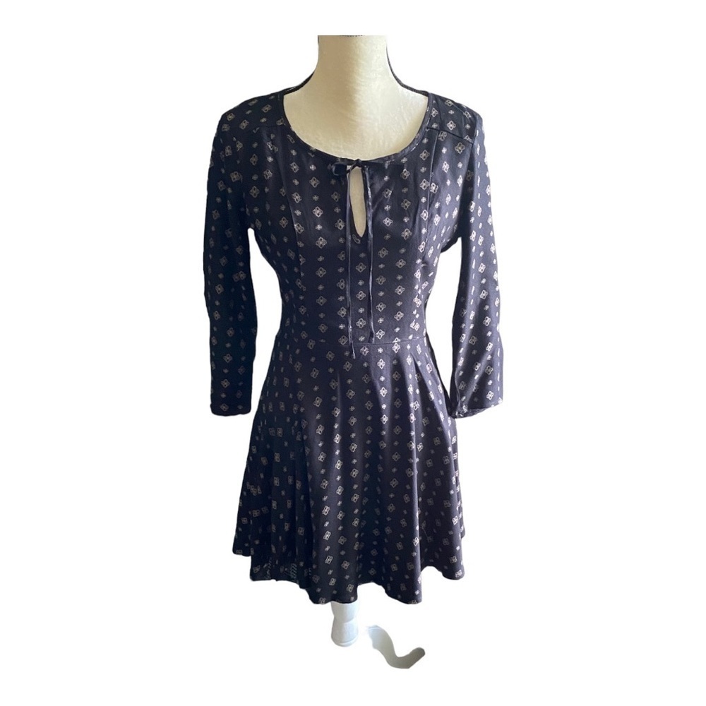 HOLLISTER-BLACK FIT AND FLARE DRESS-SIZE SMALL